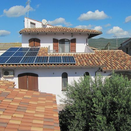 Il Portico Bed & Breakfast Uras Dış mekan fotoğraf