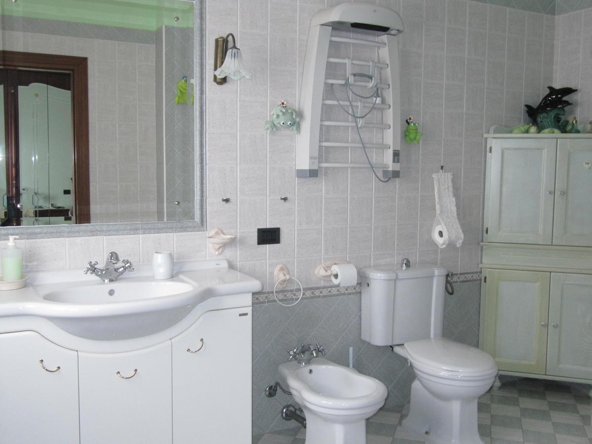 Il Portico Bed & Breakfast Uras Dış mekan fotoğraf